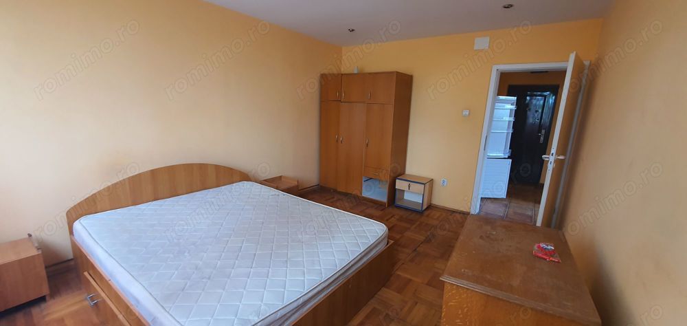 Vand apartament cu 2 camere langa Spitalul Județean