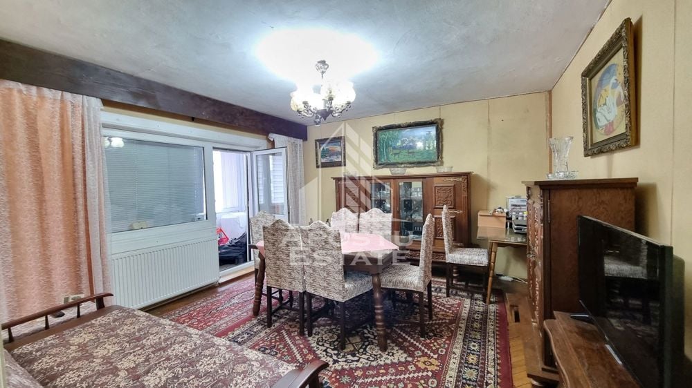 Apartament cu 3 camere, 2 bai, centrala proprie, zona Calea Lipovei