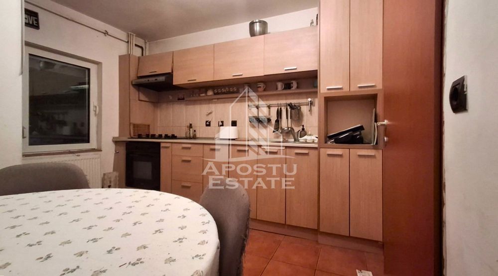 Apartament 4 camere decomandat, etajul2