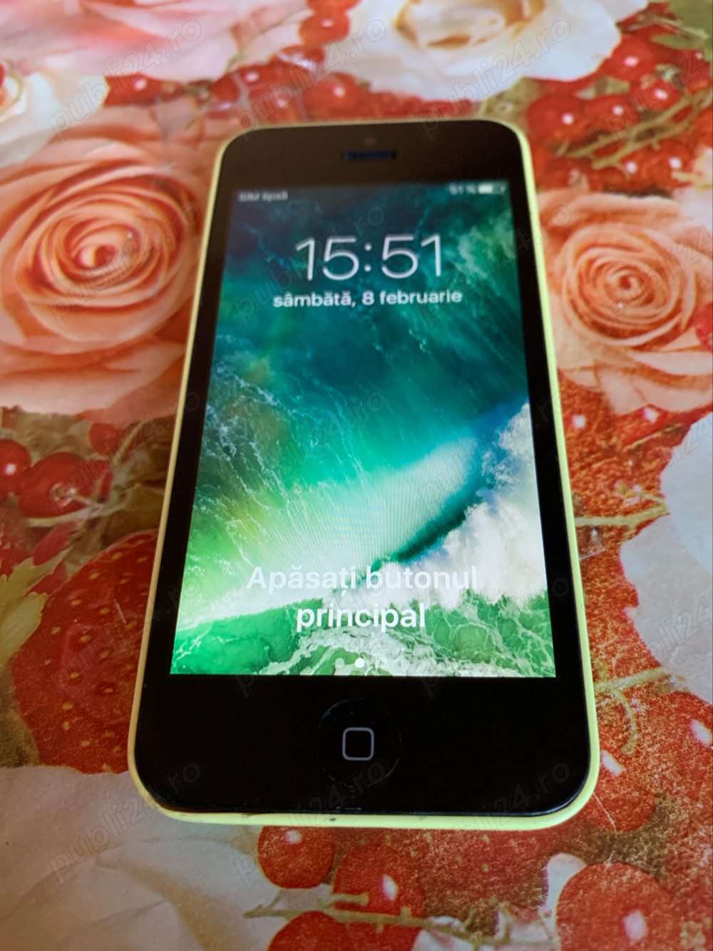 Vand tel iphone 5c liber de retea semnal 4G