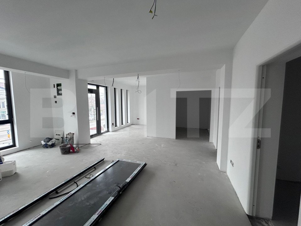 Spatiu comercial cu 5 incaperi, 90 mp, zona Boldan