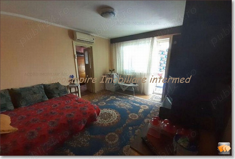 Apartament 3 camere de vanzare zona KM 4-5