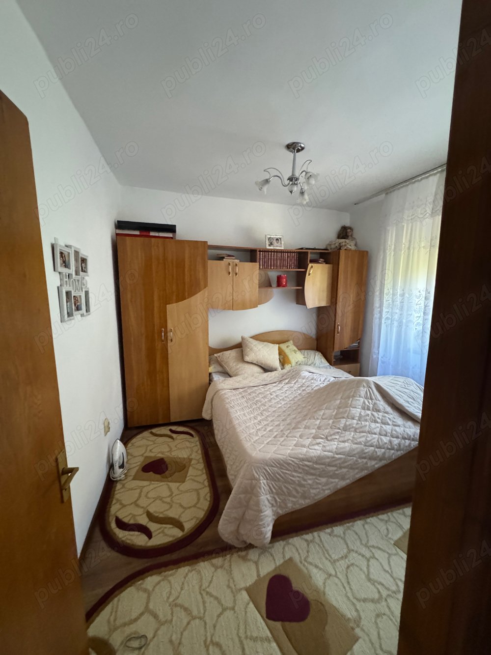 Vând apartament cu 4 camere