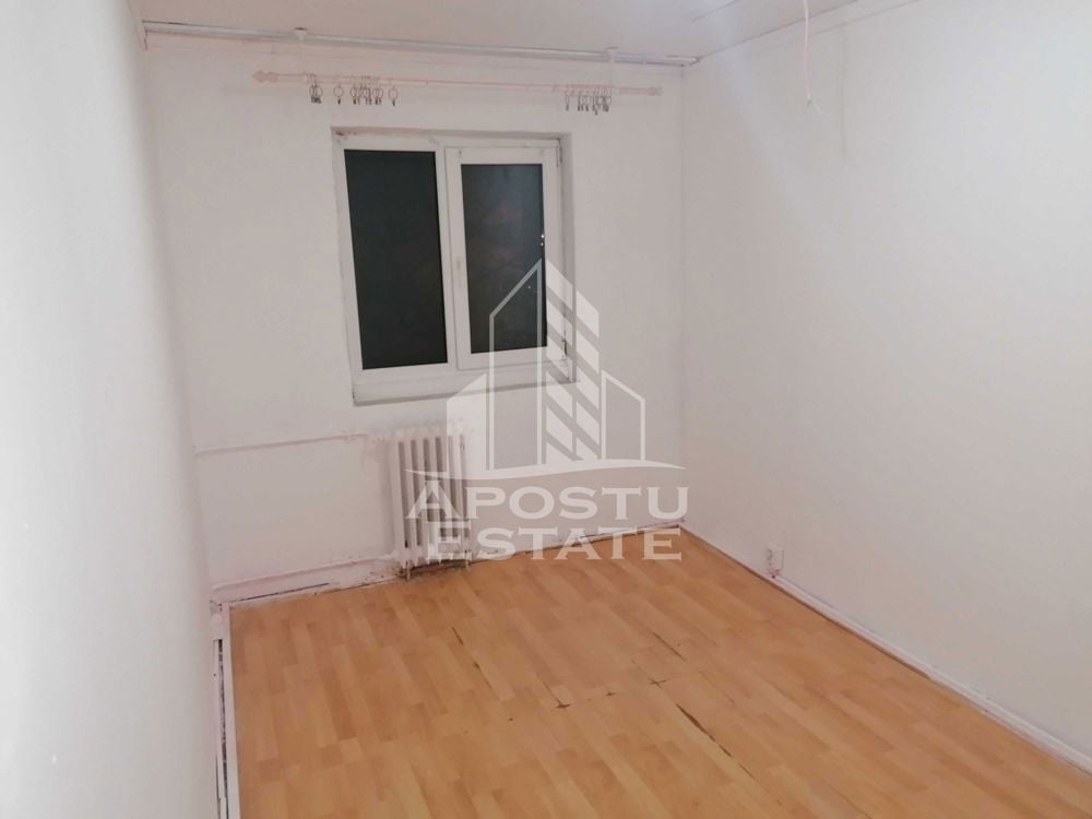 Apartament 2 camere decomandat, etaj 1, zona Dacia