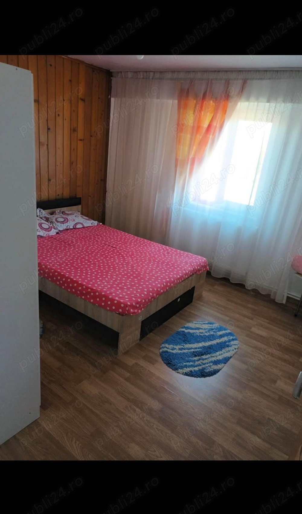 Închiriez apartament 