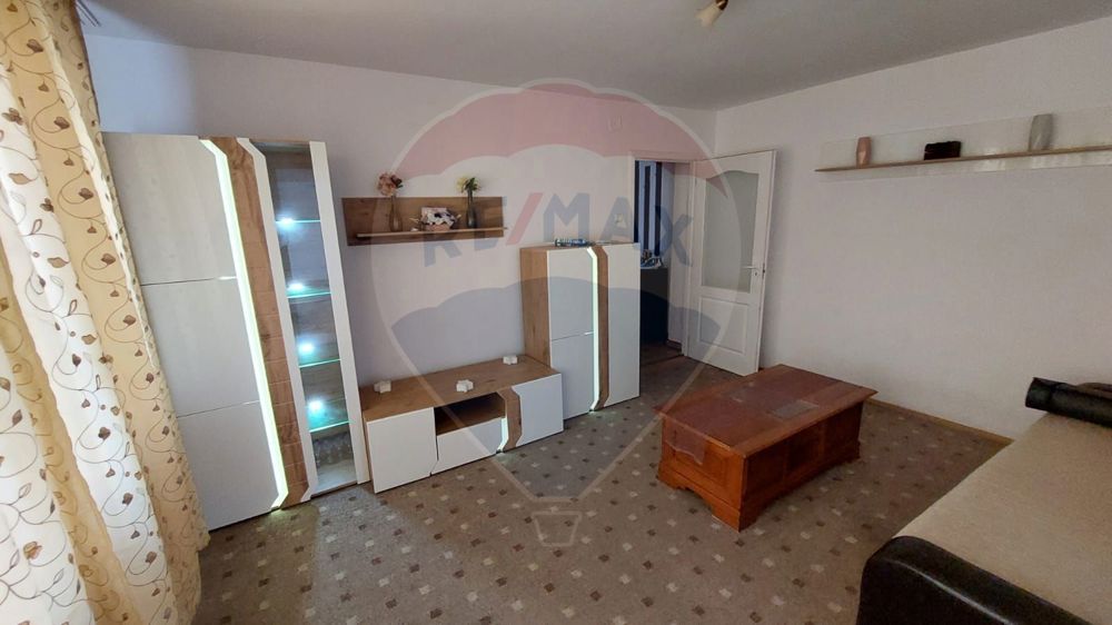 Apartament cu 3 camere etaj 1 strada Turda Medias