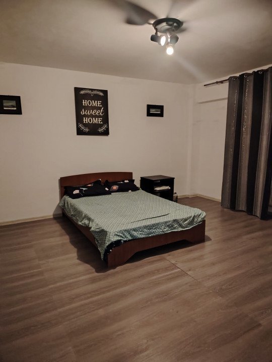 Garsoniera, 35 mp, balcon, zona Piata Alba Iulia