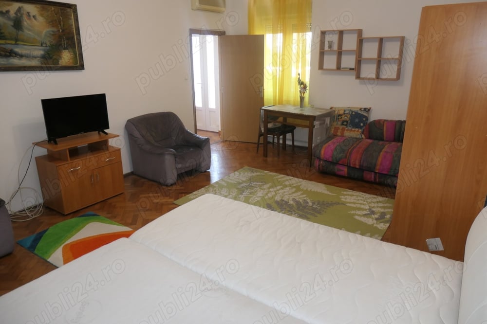 Apartament la vilă, situat central, zona Podgoria, et. 1