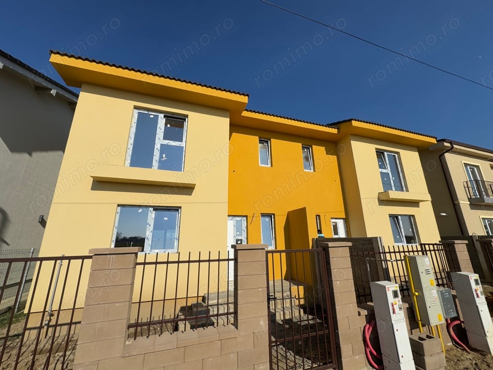 Duplex 3 dormitoare. Toate utilitatile. Asfalt si iluminat stradal