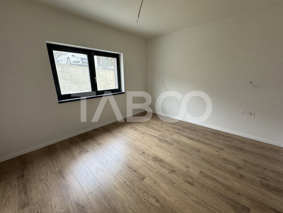 Apartament 3 camere 2 bai 72 mpu cu balcon de 15 mp si loc parcare