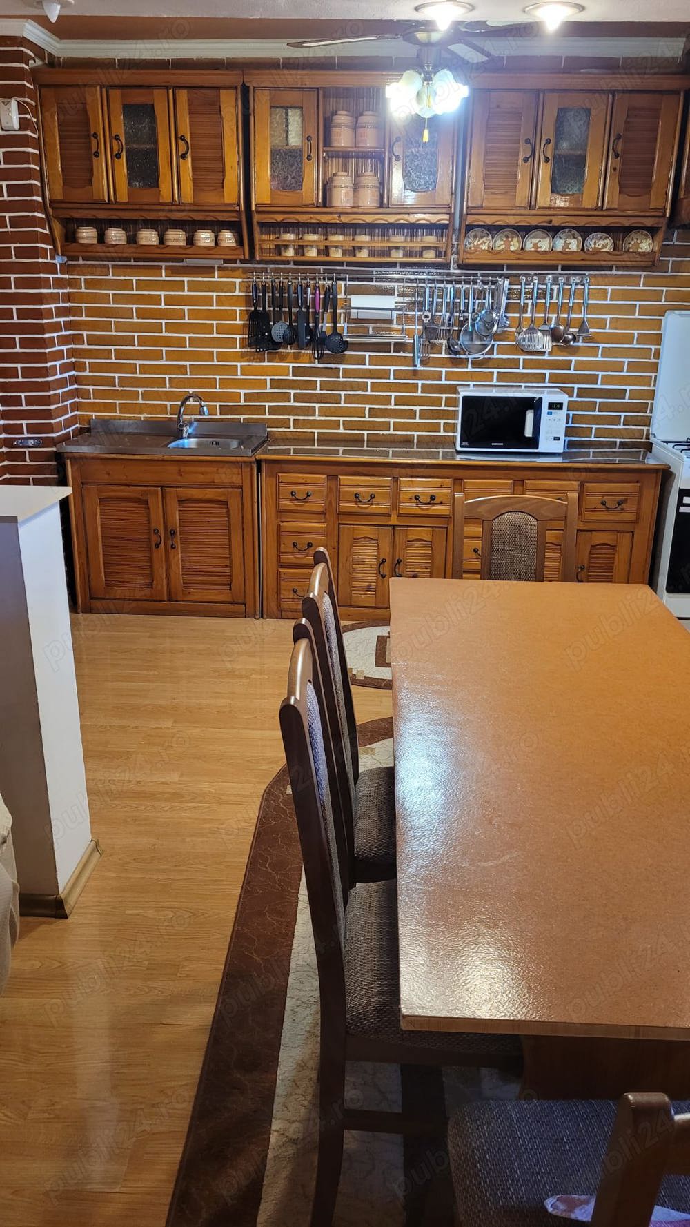 Apartament 4 camere de vanzare, mobilat, zona ultracentrala