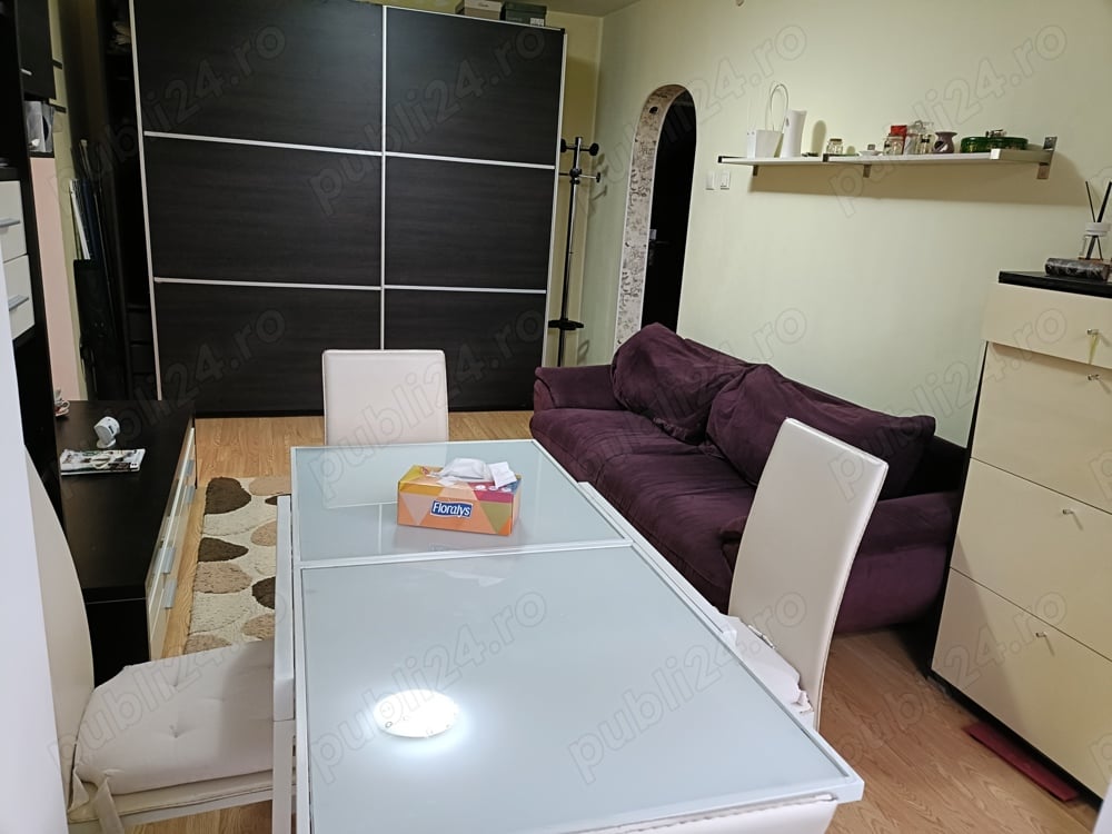 Închiriez apartament 3 camere, mobilat-utilat, cu centrala termica, etaj 2, Cina-B-dul Pandurilor