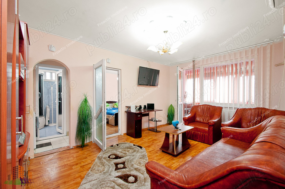 Apartament cu 2 camere in Galati, langa Piata din Micro 19, etajul 1.