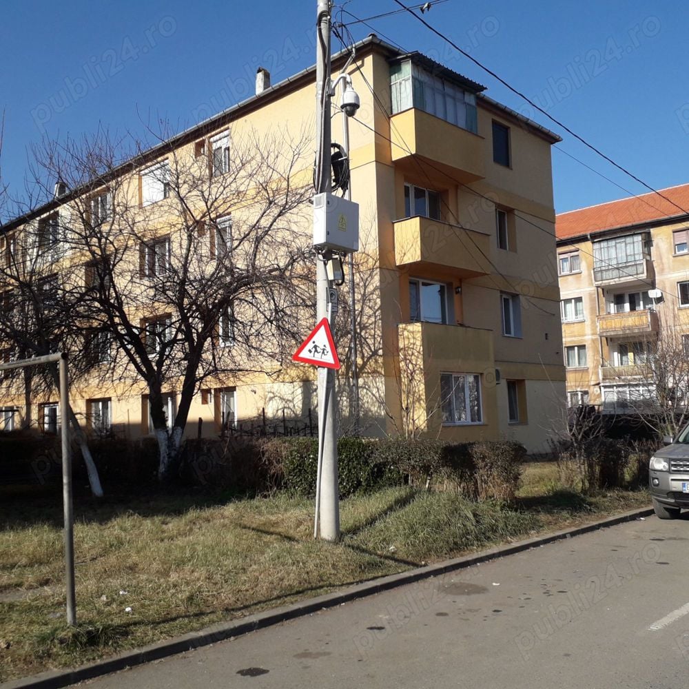 Apartament cu o camera , decomandat , zona Piata Florilor , oras Hunedoara