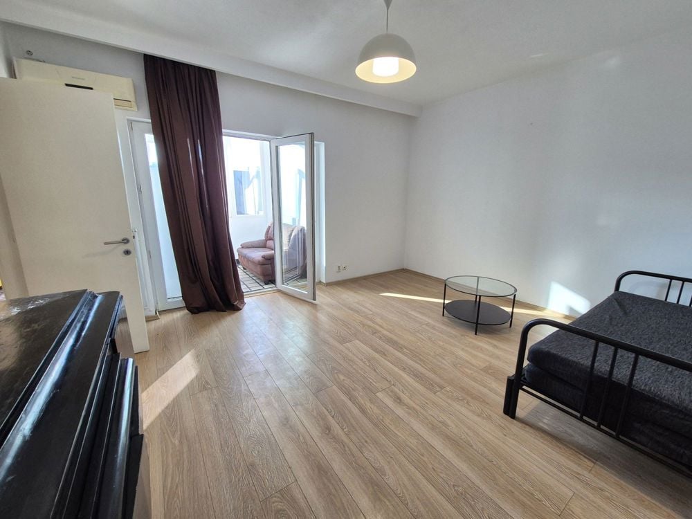 Apartament cu 3 camere 85 mp - Piata Romana