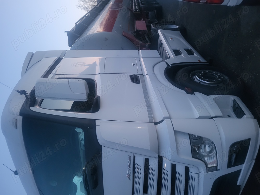 Cap tractor Mercedes 