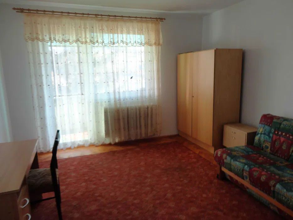 Dambu Pietros - Apartament 3 camere - Strada Godeanu