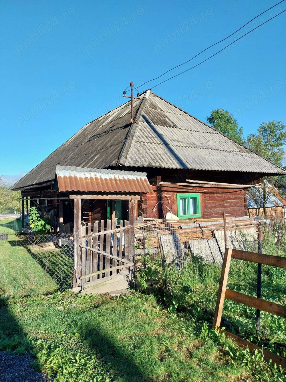 Casă Tradițională Maramureseană, din lemn molid. De Vânzare, loc. Poienile De Sub Munte, Maramureș