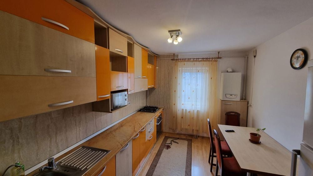 Apartament 4 camere foarte spatios, etaj 1, 90mp, zona Bistrita Lac