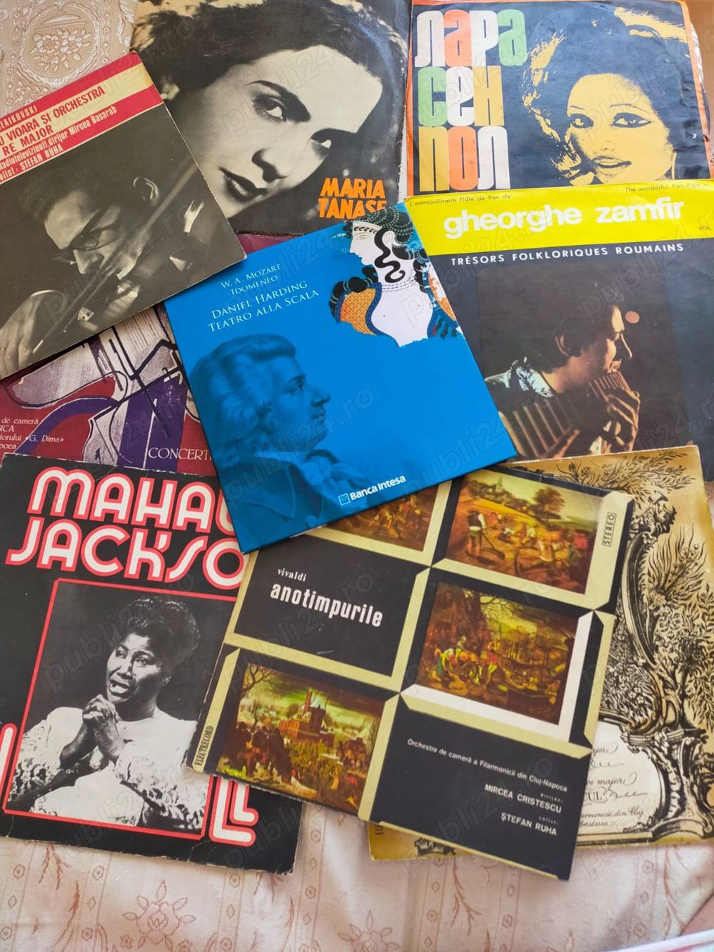 Vând discuri de vinil , carti diverse