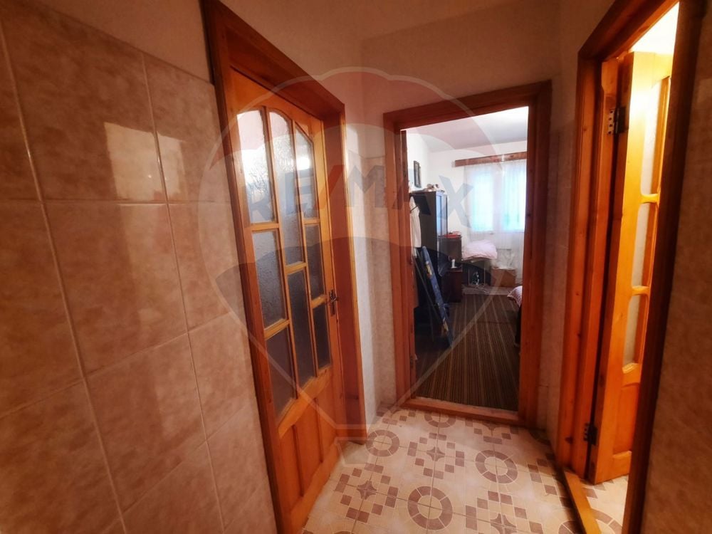 Apartament cu 3 camere în zona Sud