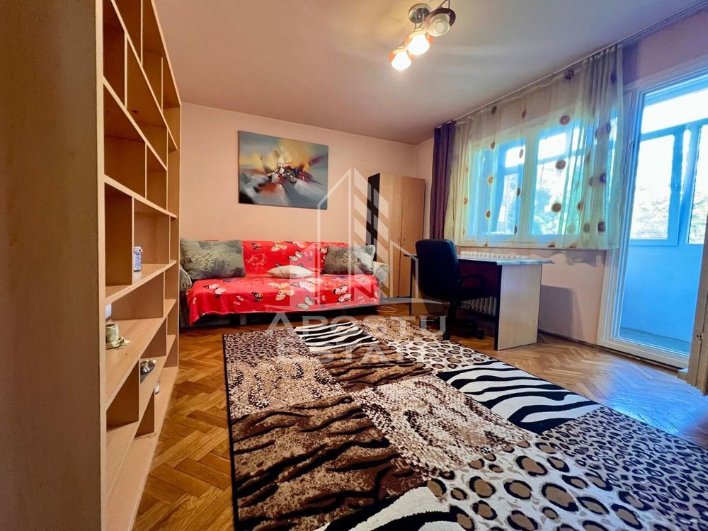 Apartament cu 2 camere, decomandat, langa Medicina, centrala proprie