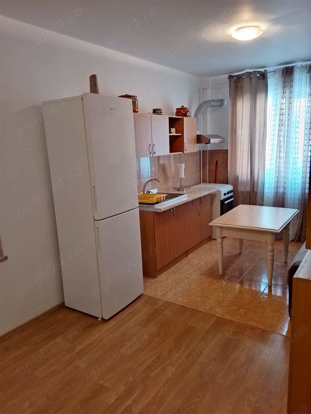 Inchiriez apartament, etaj1 turnisor frunzei