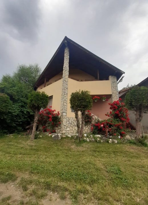 Casa de închiriat Eleganta si Spatioasa in Bran.