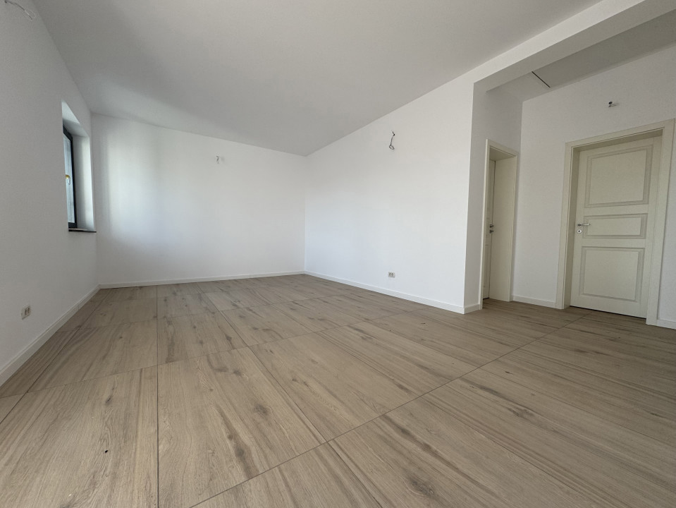 Duplex 3 camere, 80mp, teren 280mp, eficient energetic  in Utvin