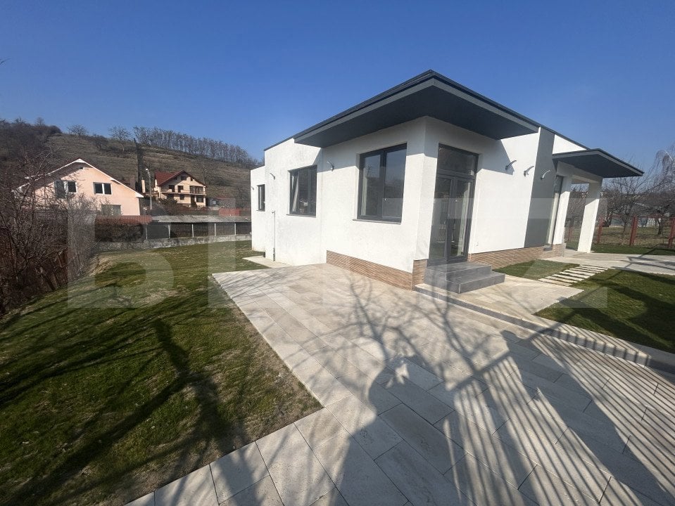 Casa de vanzare, cu 4 camere, 135 mp, zona Spitalul județean