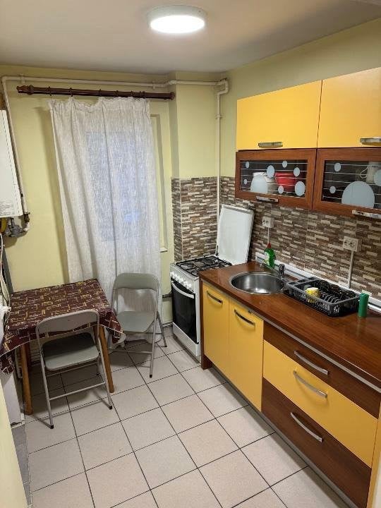 Apartament cu 2 Camere în Centrul Civic –Mobilat și Gata de Locuit!