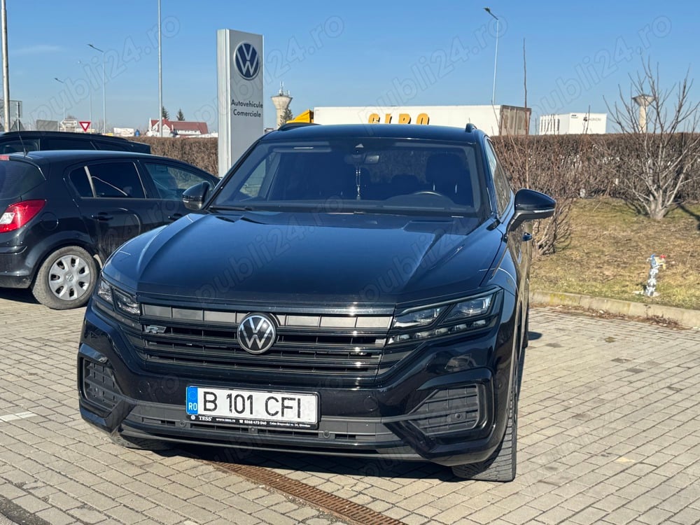 Touareg R-line V-6. An 2021