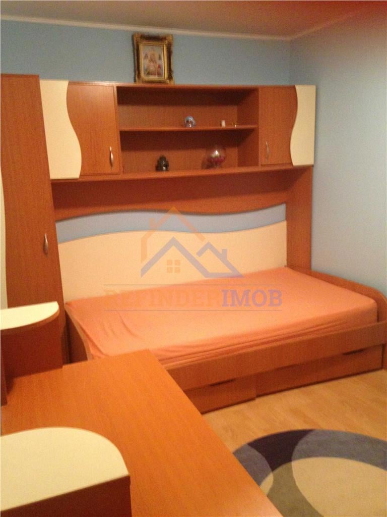 Vanzare apartament 3 camere Bulevardul Timisoara - - Parc Moghiros