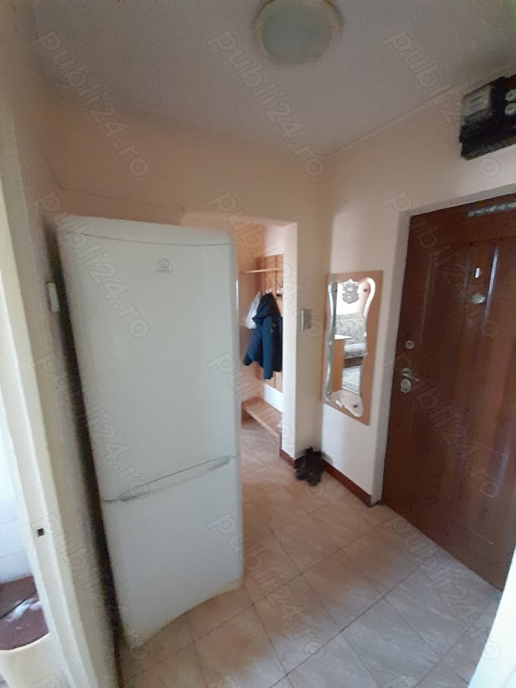 Vând apartament cu 3 camere