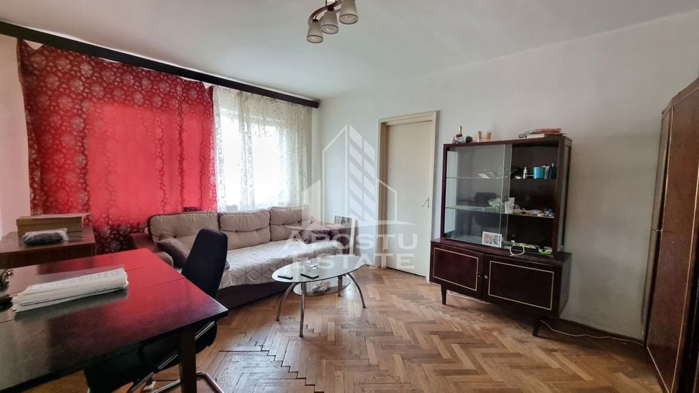 Apartament 2 camere, etaj intermediar, zona Dacia