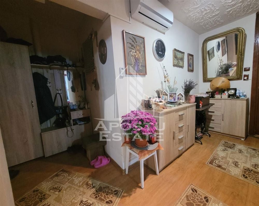 Apartament decomandat cu 2 camere, etaj 1, zona Aradului