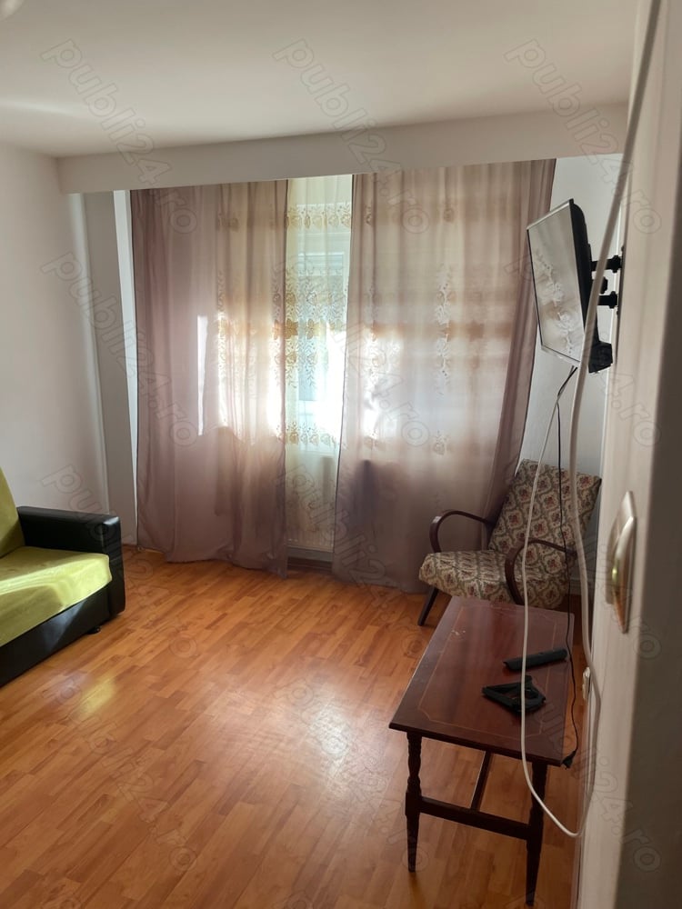 Închiriez apartament 2 cam., decomandat , Brașov