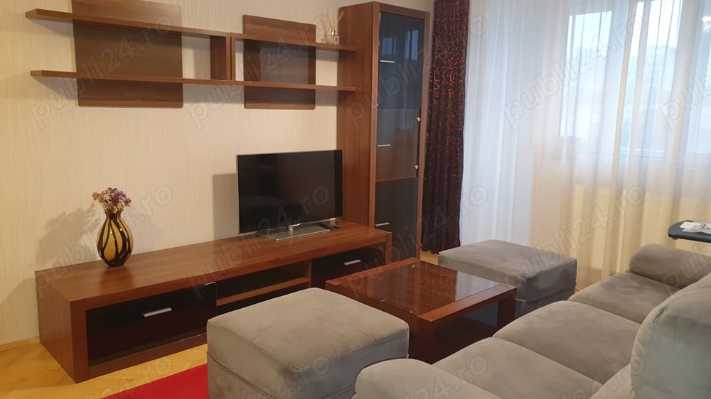 Proprietar, inchiriez apartament cu 3 camere, posibilitate si GARAJ!