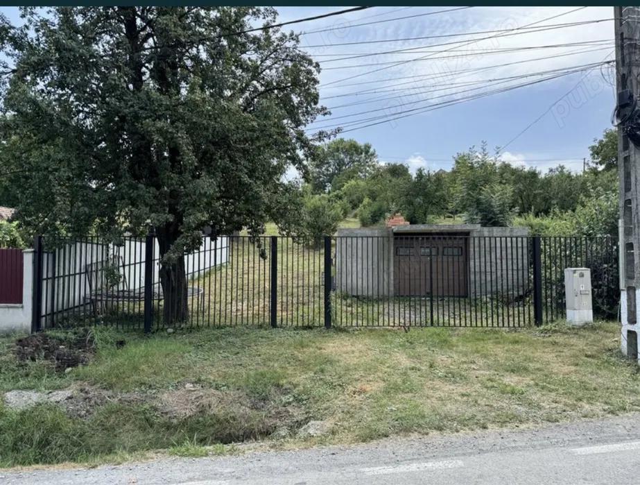 De vânzare demisol (format din garaj, baie și birou) realizat din beton monolit și 11.5 ari de teren