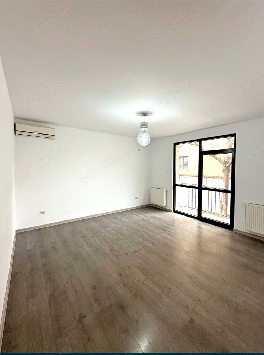 Apartament 3 camere cu gradina proprie + loc parcare subteran