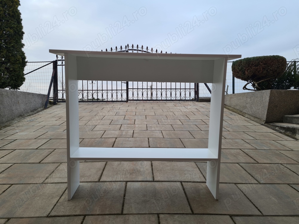 Corp de mobilier alb, îngust ideal pentru spații mici!