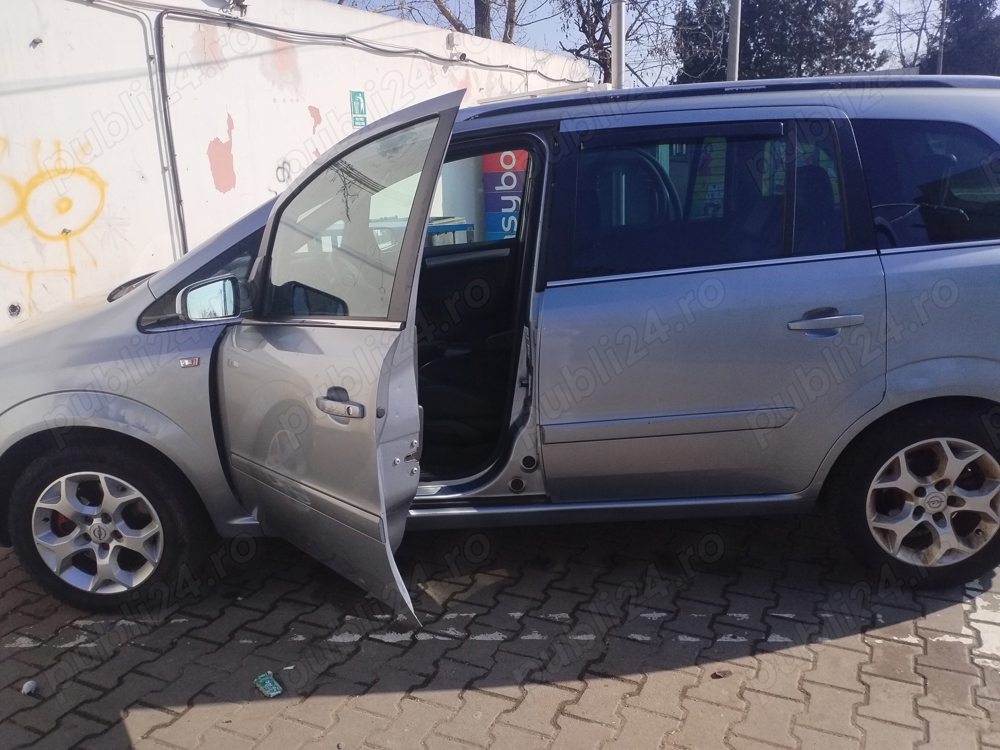 se vinde opel zafira b