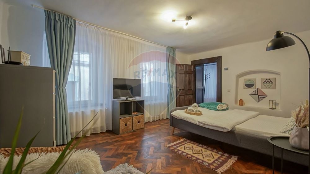 Apartament cochet, strada Poarta Schei, în circuitul turistic