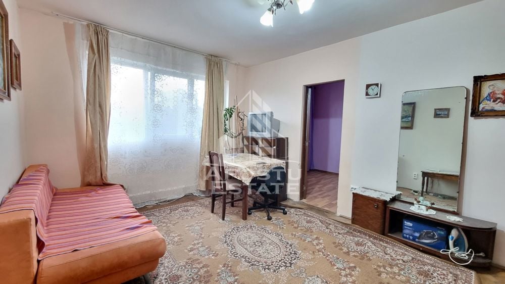 Apartament 2 camere, etaj intermediar, bloc anvelopat, zona Dacia