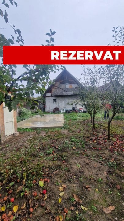 Casa in inima Brasovului sub munti, 1000 mp teren si  livada , 4 camere.