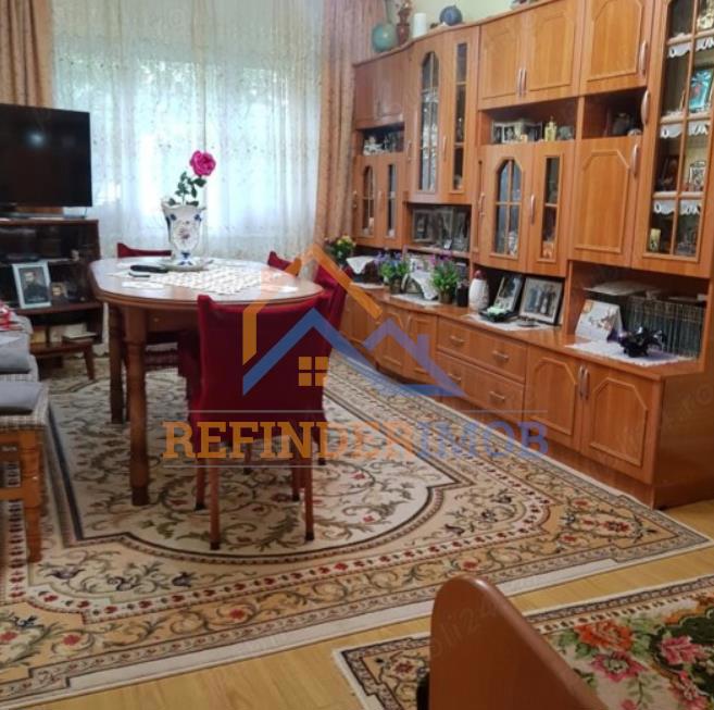 Apartament 4 camere de vanzare Rahova