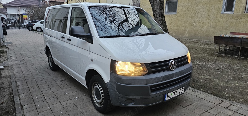 Volkswagen Transporter T5 8+1 locuri, An fabr. 2012