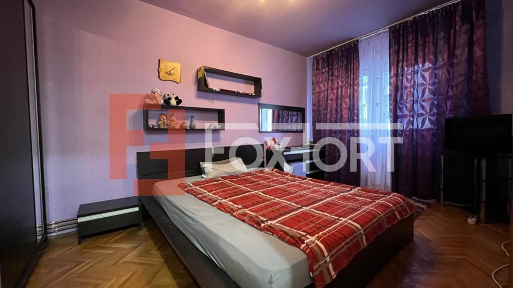 Apartament cu 3 camere, etaj 2 de vanzare, zona Simion Barnutiu