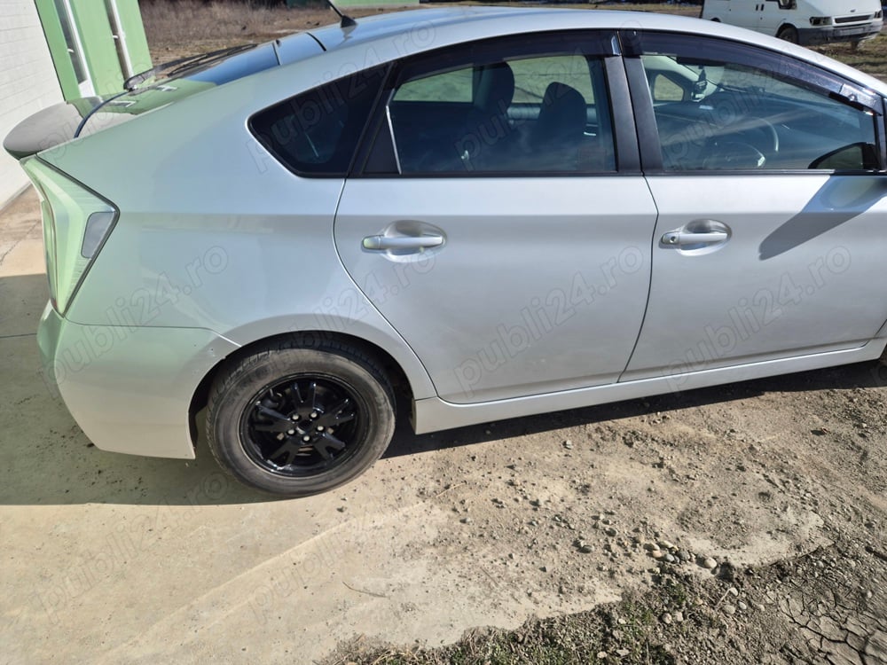 De vanzare Toyota Prius Hybrid 2015(Irlanda)