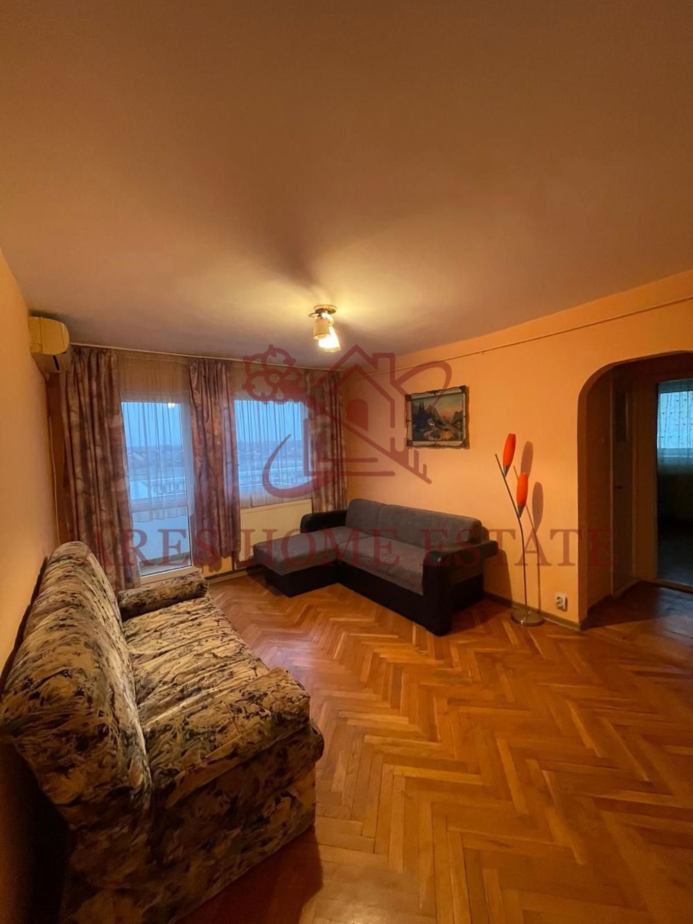 Apartament cu 2 camere. Centrala proprie. Bloc izolat.Etaj intermediar